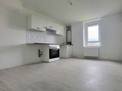 Appartement 3 pièces de 41 m² à Charleville-Mézières (08000)