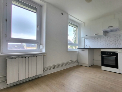 Appartement 3 pièces de 45 m² à Charleville-Mézières (08000)