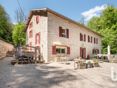 Moulin 12 pièces de 540 m² à Montagna-le-Reconduit (39160)