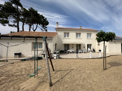 Vente maison 9 pièces 228 m² La Tranche-sur-Mer (85360)