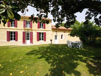 Château La Gontrie - Vacances au coeur d'un vignoble familial Bordelais -Magnolia 6 hôtes