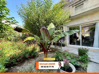 Vente maison 9 pièces 209 m² Aigues-Mortes (30220)