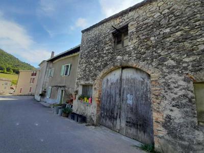 Grande Maison Avec Local Commercial / Sainte- Croix Drôme)
