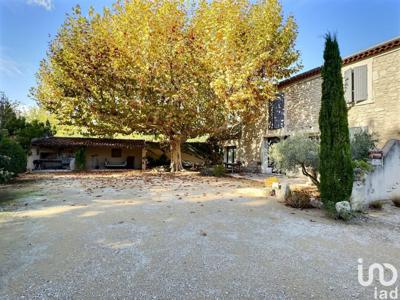 Maison 15 pièces de 340 m² à Saint-Rémy-de-Provence (13210)