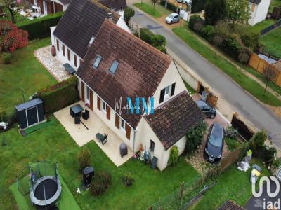 Maison traditionnelle 6 pièces de 120 m² à Saint-Aubin-des-Bois (28300)
