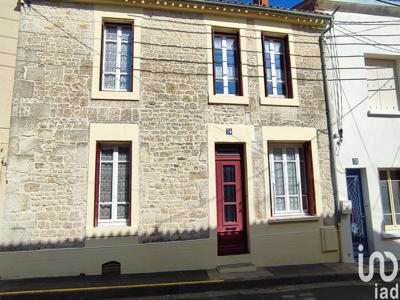 Maison 6 pièces de 132 m² à Fontenay-le-Comte (85200)