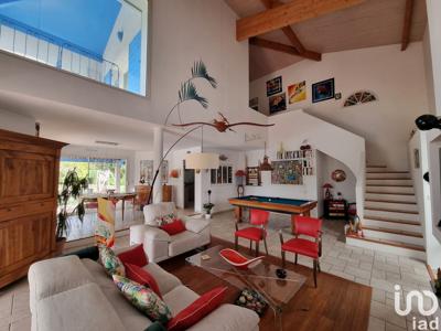 Maison 6 pièces de 170 m² à Cestas (33610)