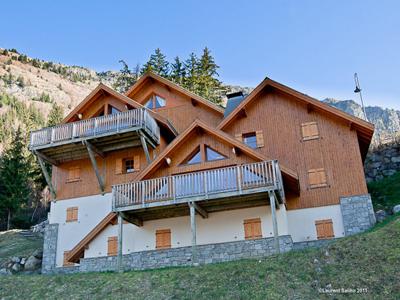 Chalet Bartavelle 8 chambres 2 lits simples, 2 chambres lit superposés (2x2 pers) 9 chambres avec Sdb/wc individuelles -250m télécabines/Oz en Oisans-Alpe d’Huez