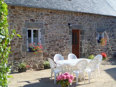 Maison néo-Bretonne , idéale pour découvrir les Côtes d'Armor côté terre, et côté mer, Côte de Granit Rose