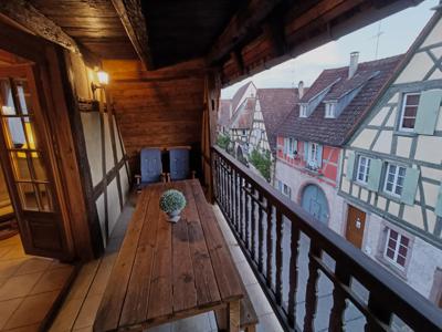 Un balcon sur les toits situé sur la route des vins d'Alsace à proximité de Riquewihr, Bergheim et des plus beaux marchés de Noël