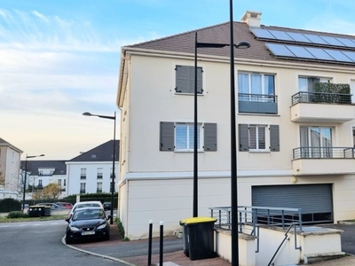 Appartement 2 pièces de 40 m² à Saint-Pierre-du-Perray (91280)