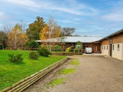 Haras 5 pièces de 140 m² à Chaptelat (87270)