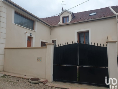 Maison 7 pièces de 170 m² à Mareuil-lès-Meaux (77100)