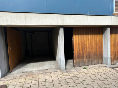 Chamalieres, garage de 11 m2 fermé proche mairie, prix 19500 fai