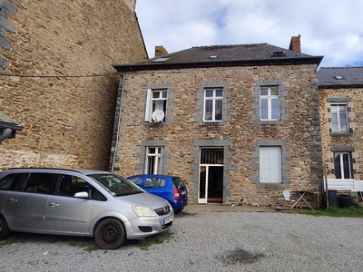 Prestigieux immeuble de rapport en vente à Merdrignac, France