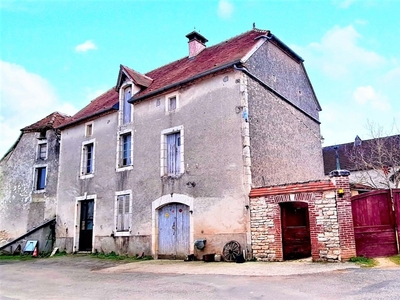 Maison de village 7 pièces de 215 m² à Couzou (46500)