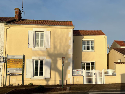 Vente maison 4 pièces 93 m² Sainte-Hermine (85210)