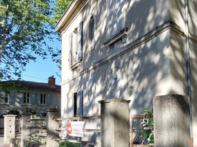 Vente maison 5 pièces 130 m² Saint-Martin-de-Crau (13310)