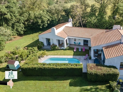 Maison de luxe de 5 chambres en vente à Challans, France