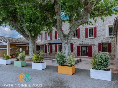 Maison de prestige de 1175 m2 en vente Avignon, Provence-Alpes-Côte d'Azur