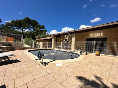 Villa de 4 chambres de luxe en vente Saint-Maximin, Occitanie