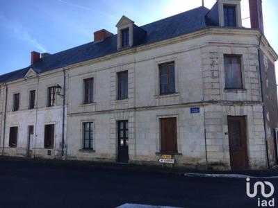 Maison 9 pièces de 220 m² à Vernoil-le-Fourrier (49390)