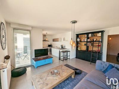 Appartement 3 pièces de 62 m² à Bordeaux (33300)