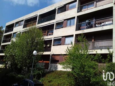 Appartement 3 pièces de 80 m² à Carrières-sur-Seine (78420)