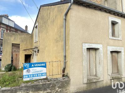 Maison 4 pièces de 60 m² à Bogny-sur-Meuse (08120)
