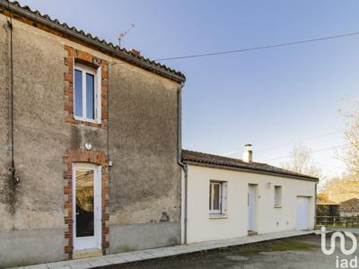 Maison 5 pièces de 111 m² à Les Brouzils (85260)