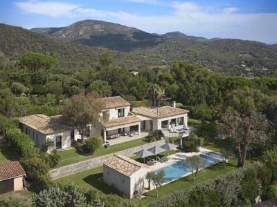 Villa de luxe de 9 pièces en vente Grimaud, Provence-Alpes-Côte d'Azur
