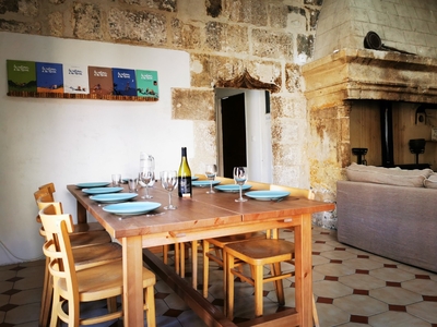 A Boisseron dans l'Hérault, proche Sommières - Belle bâtisse vigneronne et médiévale, calme et familiale avec piscine