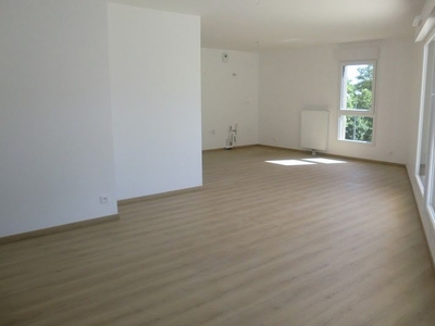 Location appartement 3 pièces 75.45 m²