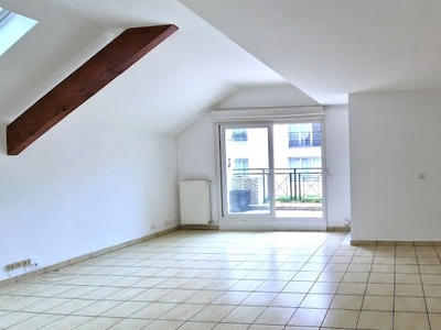 Location appartement 4 pièces 84.11 m²