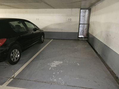 Parking sous sol bas de chatou
