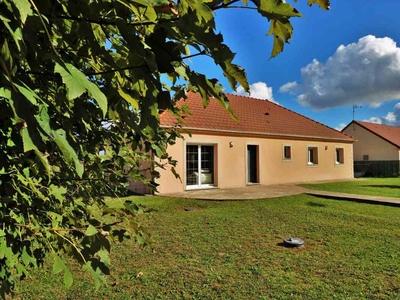 Vente maison 4 pièces 137 m² Saint-Hilaire-sur-Puiseaux (45700)