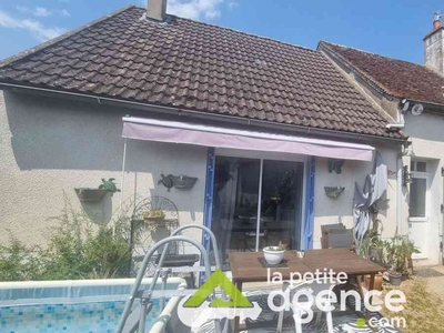 Vente maison 4 pièces 85 m² Vierzon (18100)