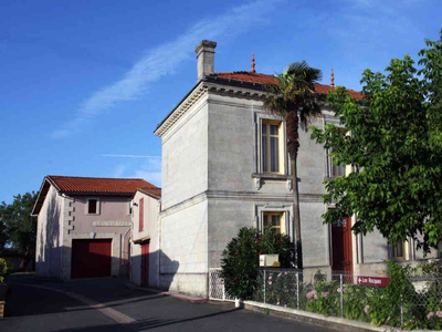 Vente maison 5 pièces 230 m² Bayon-sur-Gironde (33710)