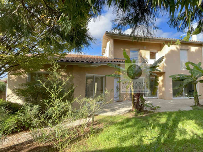 Vente maison 7 pièces 169 m² Tournon-sur-Rhône (07300)