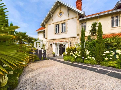 Vente maison 7 pièces 258 m² Biarritz (64200)