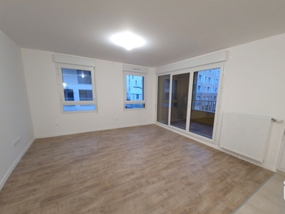 Appartement 2 pièces de 52 m² à Bondy (93140)