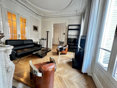 Appartement de luxe de 3 chambres en vente à Champs-Elysées, Madeleine, Triangle d’or, Paris, Île-de-France