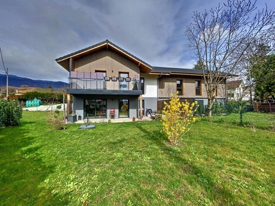 Maison de 3 chambres de luxe en vente à Divonne-les-Bains, France