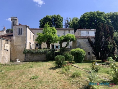 8 room luxury House for sale in Saintes, France