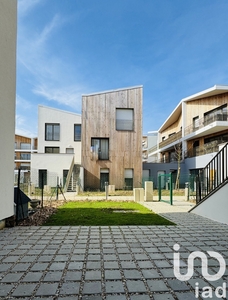 Appartement 4 pièces de 77 m² à Bussy-Saint-Georges (77600)