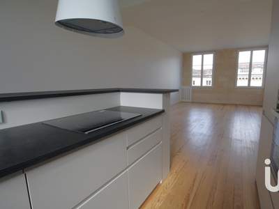 Appartement 3 pièces de 76 m² à Bordeaux (33000)