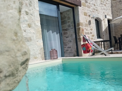 Gîte la Priée, Domaine la Melette - Au calme, gîte rénové et spacieux avec piscine privée, entre Provence et Luberon