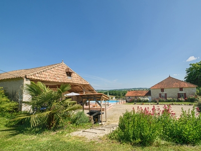 Lot & Garonne - Magnifique gîte de groupe avec piscine et vue panoramique en pleine campagne (Proche Agen)