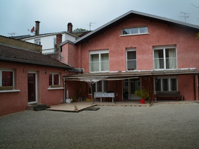 Maison 6 pièces de 163 m² à Bourbonne-les-Bains (52400)