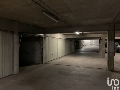Parking/garage/box de 120 m² à Villejuif (94800)